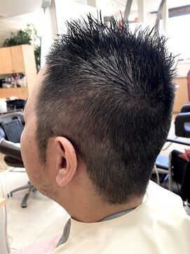 カットハウス はさみの部屋 ビジネスメンズ/ソフトモヒカン/かりあげ/アップバング/黒髪