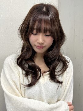 ハチ(HACHI) 透明感ブラウンカラーとレイヤーで巻いても可愛いヘアに
