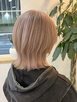 ルーチェ(Lu-che) ハイトーン×ホワイトブロンド×くびれミディアム