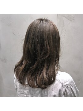アンド バイ ヘアサロン(AND by hair salon) カーキブラウンカラー