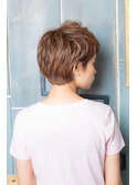 ナチュラル耳かけショートヘア