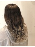 【毛先のグレージュがオシャ可愛い】グラデーションカラー