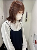 ミルキーベージュ×外ハネミディアム