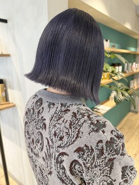 エミス バイ メルト 吉祥寺(emis by melt) 【堀惠】切りっぱなしボブ外ハネボブネイビーブルーブリーチ