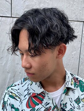 ジーニー 新百合ヶ丘(Genie) フェザーパーマサーフカール刈り上げセンターパート