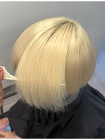 ヴィア(Via)&nbsp;ホワイトブロンド/ブロンド/髪質改善