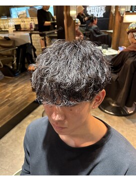 メンズサロン EIGHT MEN 北千住店【エイト】 流行中のシャドウパーマ