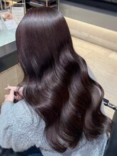 【韓国っぽ艶感が可愛い♪顔周りレイヤーのウェーブロング】やわらかな動きと上品な艶髪に◎