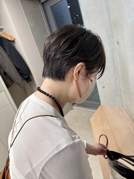 エウペ 渋谷(WEUPE) 斜めバング/グレージュカラー/デザインカラー/シルキーベージュ