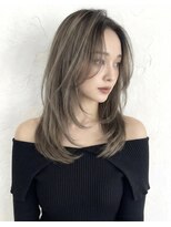 リリ(Riri)&nbsp;顔周りカットハッシュカットダークブラウンワンホンレイヤー韓国