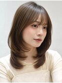 ミディアムレイヤーカットココアブラウン顔周りカット