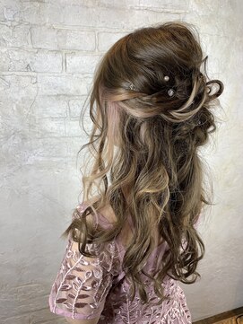 ヌーム 塚本店(NOOM) ハーフアップ グレージュ ハイライト、グラデーション