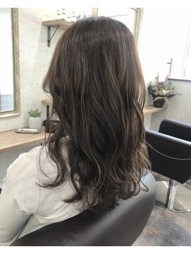 リズム(lysm) グレージュ　透明感カラー