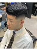 サイドグラデーションスキンフェードカットバーバースタイル
