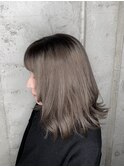 グレージュ×外ハネミディアム