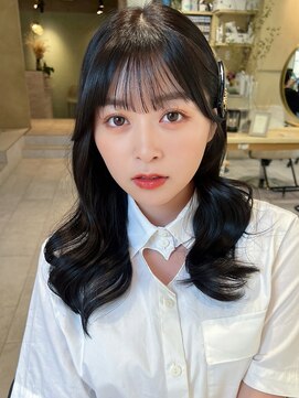 ティア(Tia.) (韓国風/くびれヘア/縮毛矯正/前髪/韓国レイヤー/小顔)