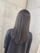 王道　ストレートロング　シルバーグレージュ　【髪質改善】おおたかの森