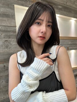 アイヴィ 表参道(IVY) グレージュカラーフェイスレイヤーくびれヘア【肥田亜沙美】