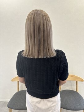 イロ(iro) ベージュカラー