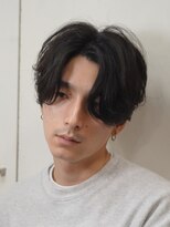 自然な毛流れでラフにキマるセンターパート×ニュアンスパーマ