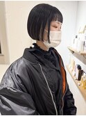"久保田"ミニボブ刈り上げイヤリングカラーストレートパーマ暗髪