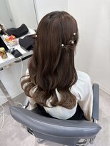 ねじりハーフツイン　渋谷ヘアメ　アイドルヘア