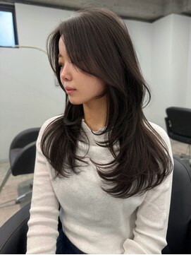 リンドトウキョウ(LINDO TOKYO) 大阪/心斎橋/レイヤーカット/オリーブグレージュ/透明感