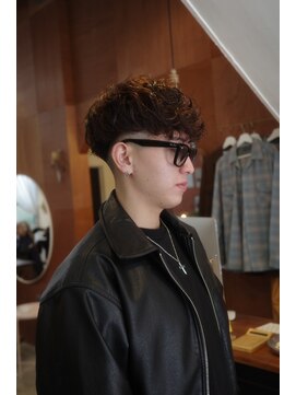 エディ(Edy) メンズパーマスペインカール刈り上げスキンフェード外国人風