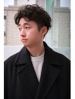 スピンオフシフト(SPIN-OFF SHIFT)&nbsp;大人男子の短めシャドウパーマ