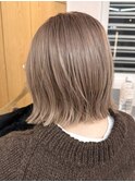 ミルクティーベージュ_ボブ_ダブルカラー_レイヤー