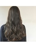 赤みを抑えたオリーブアッシュ