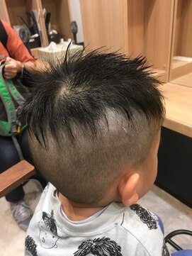 ヘアサロンアンドヘアメイクディー(hair salon hair make D) ボウズ スタイル スキンフェード ソフトモヒカン キッズカット