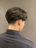 リリー(Lily)&nbsp;刈り上げセンターパート【理容】大森/メンズ/バーバー