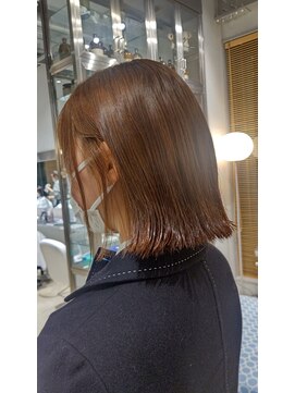 オーガニック リブ 川越(organic+live) ２０代３０代大人可愛いアッシュベージュボブ耳掛け透明感