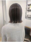 ナチュラルハイライトの切りっぱなしボブ