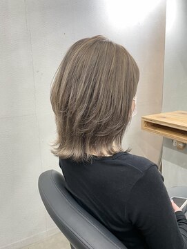 エヌ(N) ハイトーングレージュ