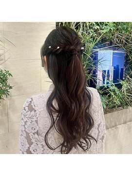 ラック 由比ヶ浜(LUCK) シンプルなハーフアップ