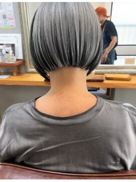 コンパス(COMPASS) コントラストシルバーボブ