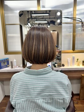 アルボーテルジェ(Art BeAute' ROUGET) ハイライトと動きのあるボブ
