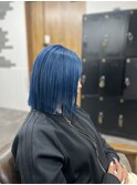 切りっぱなしボブ　ブルー