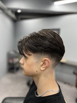 アイコン ブルー メンズ(I-CON #blue MEN'S) フェード×センターパート