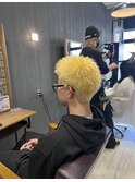 ブロンドスパイキーショート