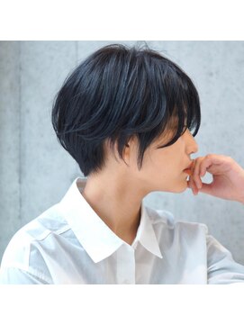 アトリエ フェム(atelier.fem) くびれがオシャレなハンサムショート