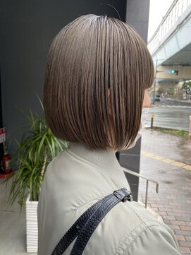 ヒース 姪浜(Heath) 丸みショートボブ　グレーベージュ　アッシュ　ワイドバング