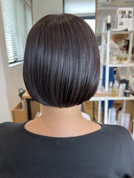 ムルチュラカメアリ(muruchura KAMEARI) 黒髪シースルーバングボブショート