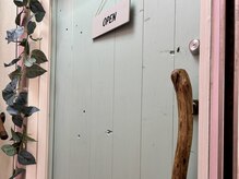 スタジオエヌ(Studio N)の雰囲気（ドアの取手は流木なんです！）