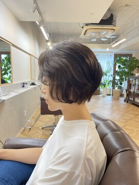 インビテーション(invitation) 癖毛を活かしたショートスタイル