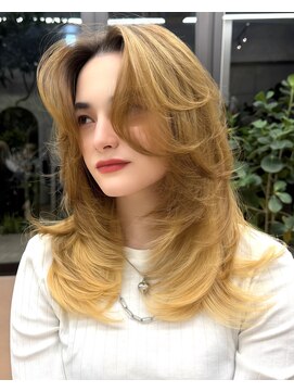 ヌエン 渋谷(NU/EN) 海外ガールレイヤーカット/バタフライカット/ハッシュカット