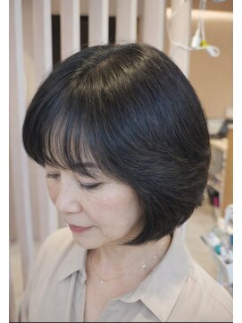 ウィベリー(Weevery) ＜フルウィッグ＞ナチュラルカールボブ