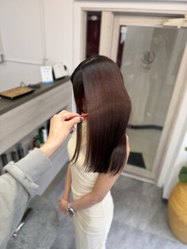 シシ 新宿(She 2.) 髪質改善/縮毛矯正/カラー/トリートメント/韓国/艶髪/艶感